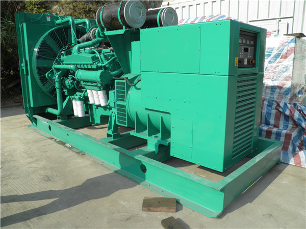 布拖出租发电机 发电机组厂家：柴油发电机组的控制屏的作用是什么？